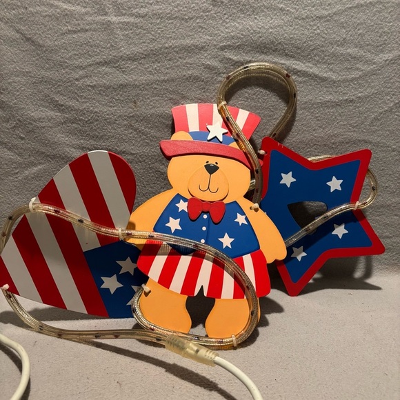 Avon Red White & Blue Lighted Accent Patriotic American Decoration Teddy Bear - Picture 4 of 4